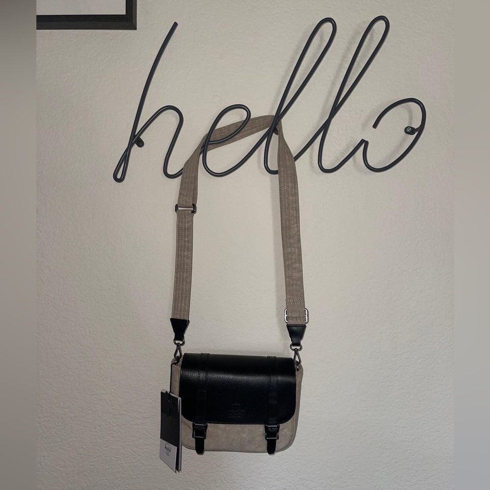Herschel Orion Retreat Crossbody mini